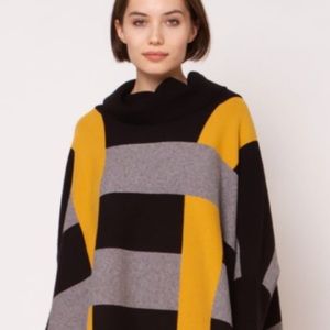 Gracia Poncho Sweater size Small Black Colorblock pattern